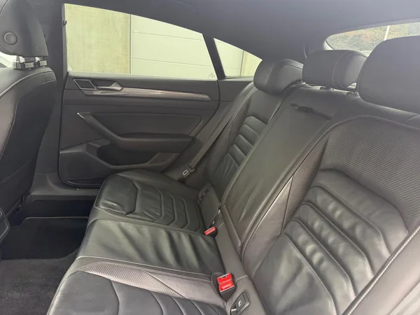 VOLKSWAGEN Arteon (2019) — foto 16 van 21