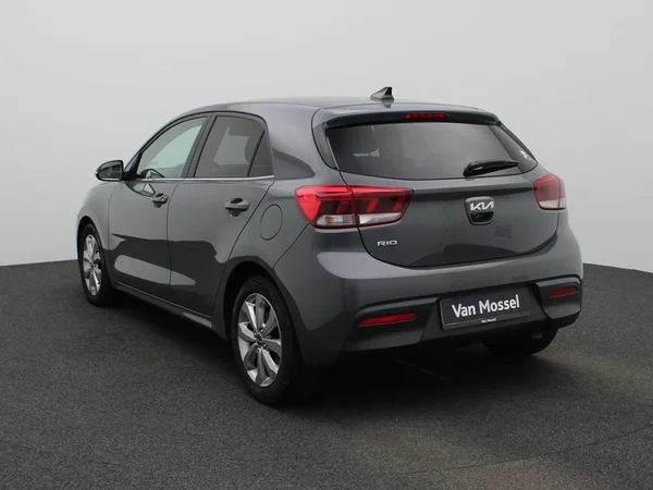 Kia Rio (2023) — foto 12 van 37