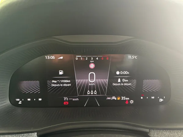 SKODA Kamiq (2025) — foto 21 van 24