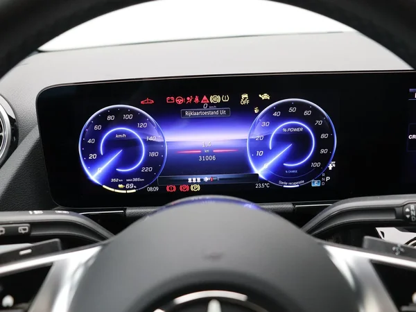 Mercedes-Benz EQA (2025) — foto 4 van 26