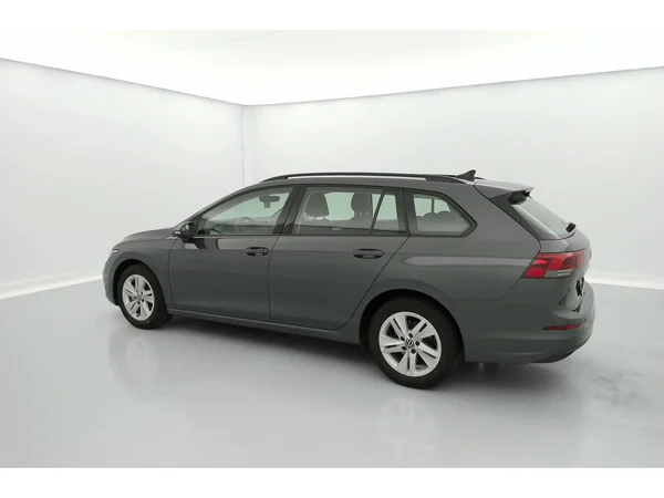 VOLKSWAGEN Golf VIII SW (2022) — foto 2 van 36