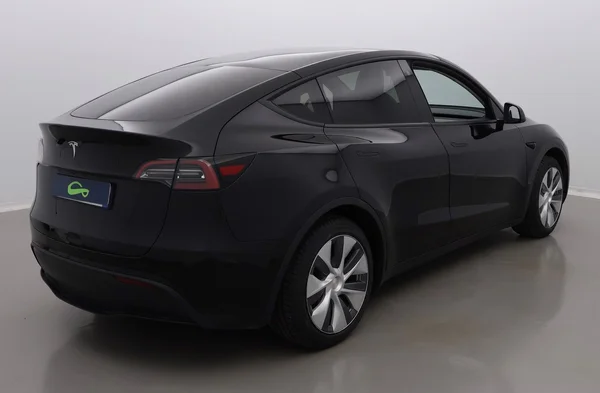Tesla Model 3 (2023) — foto 32 van 36
