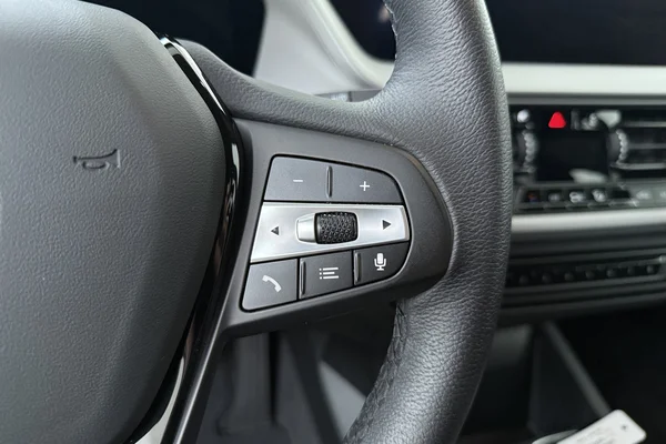 BMW 1 HATCH (2024) — foto 7 van 16