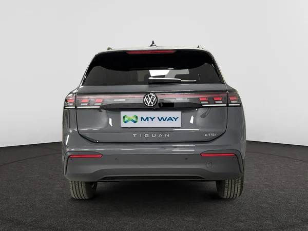 VOLKSWAGEN Tiguan (2025) — foto 12 van 16