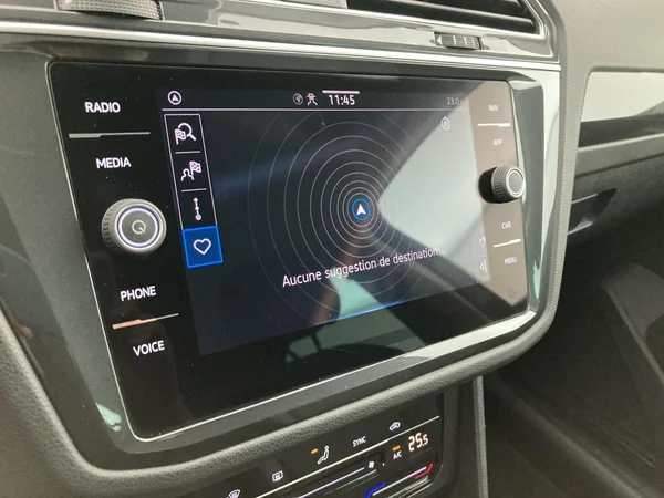 VOLKSWAGEN Tiguan (2022) — foto 15 van 36