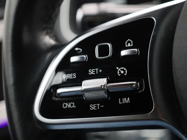 Mercedes-Benz GLE (2022) — foto 14 van 45