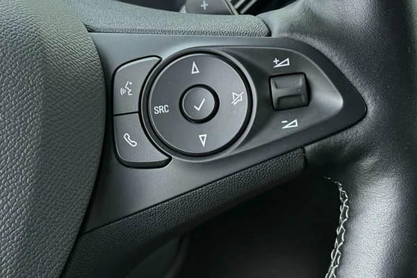 Opel Corsa (2023) — foto 6 van 17