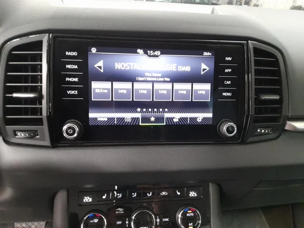 SKODA Karoq (2026) — foto 9 van 23