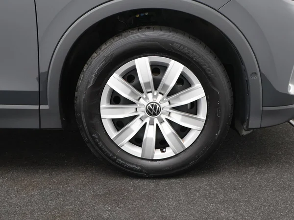 VOLKSWAGEN Tiguan (2025) — foto 26 van 27