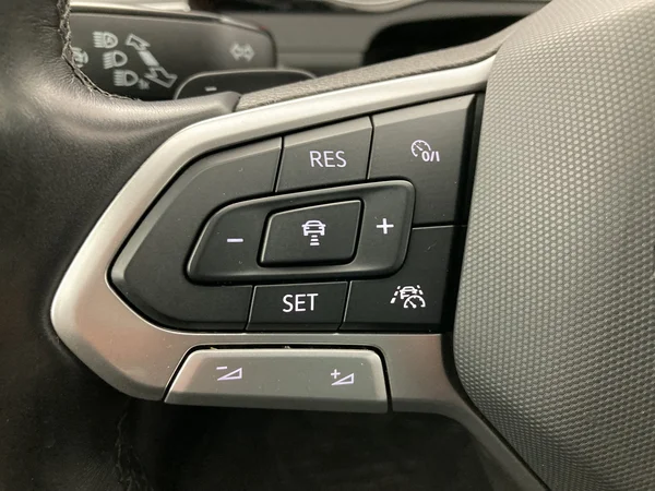 VOLKSWAGEN Passat Variant (2024) — foto 19 van 36