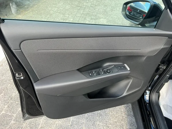 VOLKSWAGEN T-Roc (2025) — foto 3 van 24
