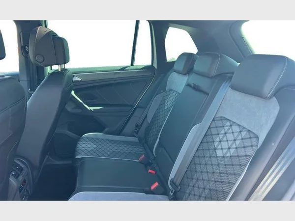 Volkswagen Tiguan (2023) — foto 6 van 21