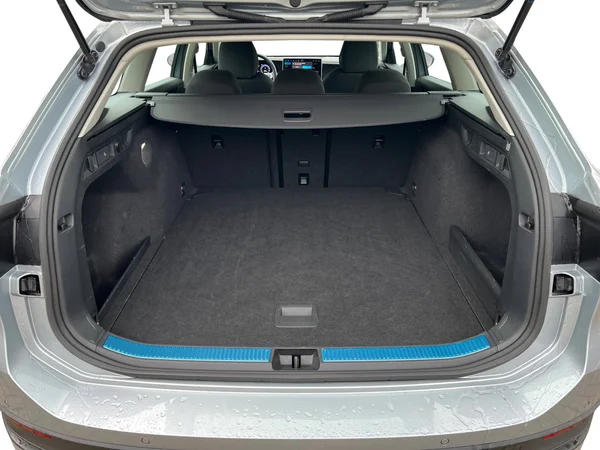 VOLKSWAGEN Passat SW (2024) — foto 13 van 23