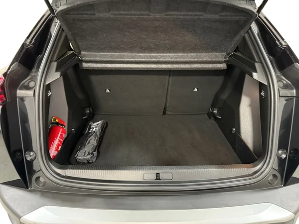 Peugeot 2008 (2023) — foto 17 van 29
