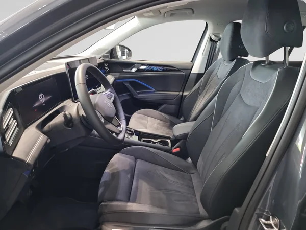 VOLKSWAGEN Tiguan (2025) — foto 2 van 15