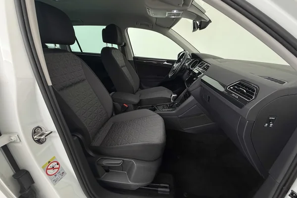 Volkswagen Tiguan (2022) — foto 9 van 37