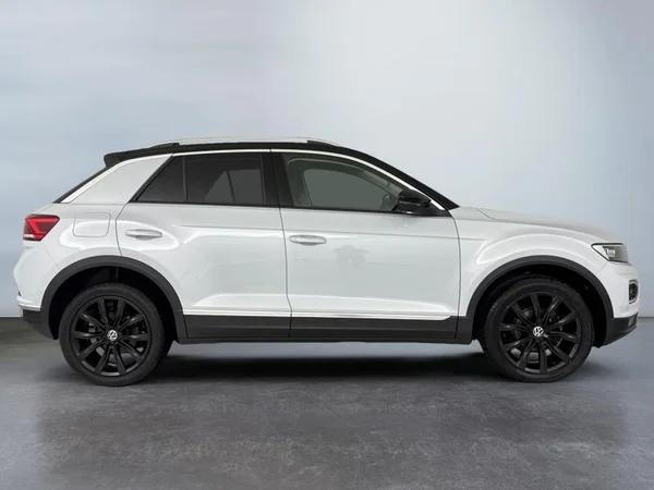 VOLKSWAGEN T-Roc (2021) — foto 21 van 26