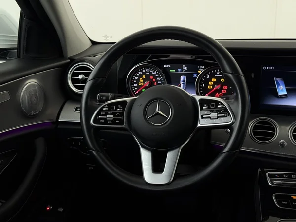 MERCEDES E 300 (2020) — foto 14 van 31