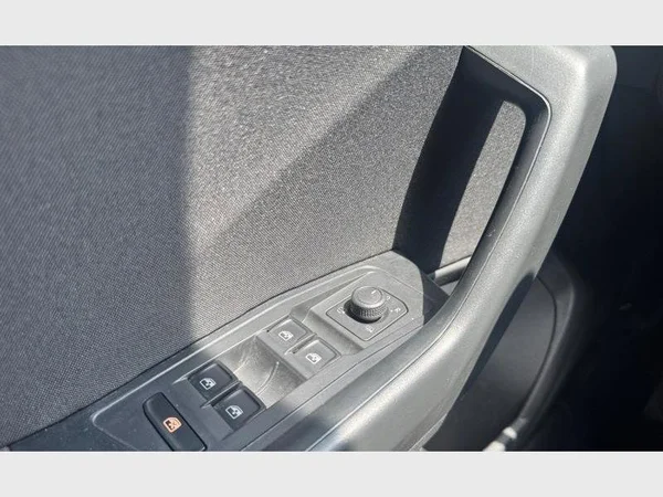 Volkswagen T-Roc (2023) — foto 6 van 24