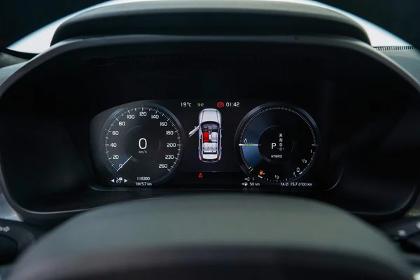 Volvo XC40 PHEV (2022) — foto 6 van 42