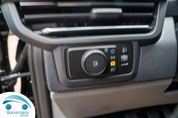 Ford Tourneo-Custom- (2025) — foto 5 van 39