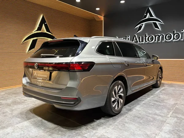 Volkswagen Passat (2024) — foto 26 van 31