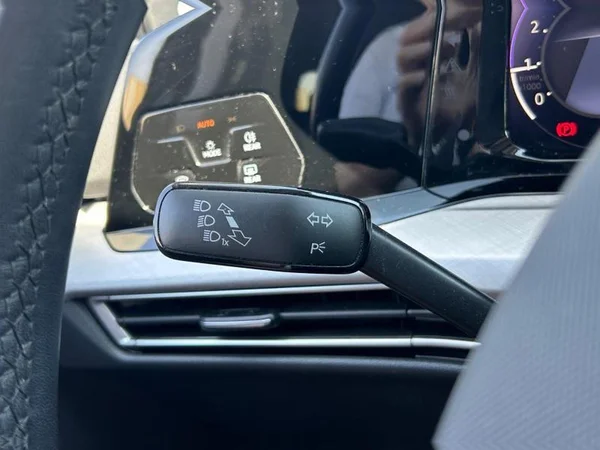 VOLKSWAGEN Golf VIII SW (2023) — foto 18 van 31