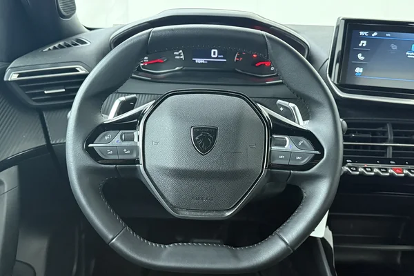 Peugeot 2008 (2025) — foto 2 van 18
