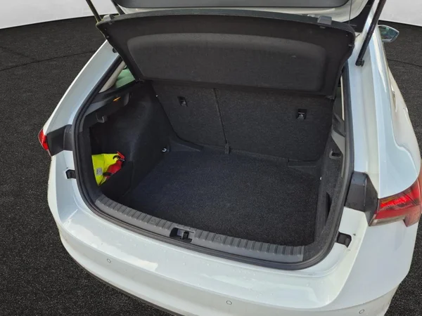 SKODA Scala (2024) — foto 2 van 22