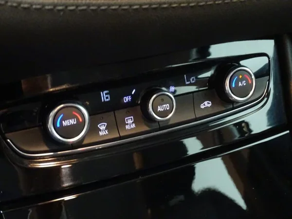 Opel Grandland X (2021) — foto 9 van 21