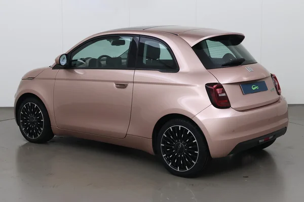 Fiat E-500 (2022) — foto 11 van 17