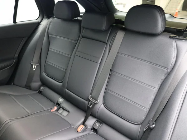 Mercedes-Benz C-Klasse (2024) — foto 15 van 31