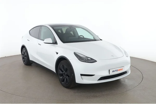 Tesla Model Y (2024) — foto 14 van 16