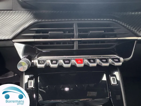 Peugeot 2008 (2023) — foto 28 van 45