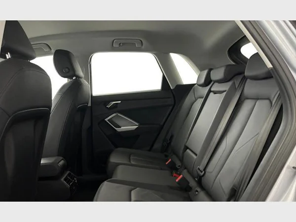 Audi Q3 (2022) — foto 6 van 24
