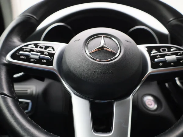 Mercedes-Benz GLC (2021) — foto 20 van 44