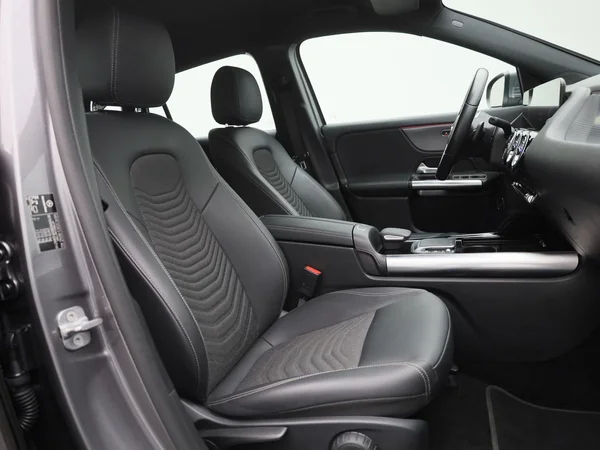 Mercedes-Benz EQA (2023) — foto 35 van 45