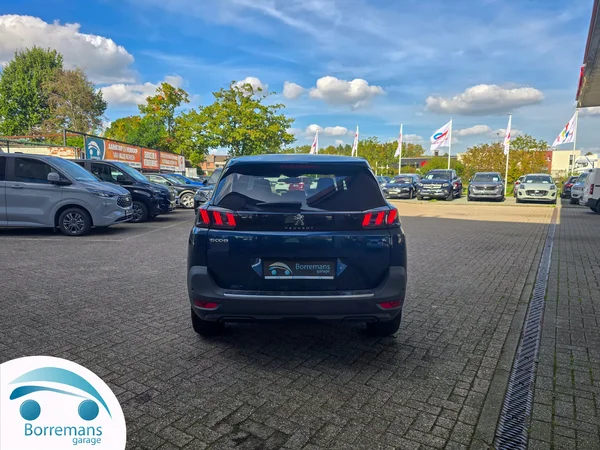 Peugeot 5008 (2022) — foto 13 van 27