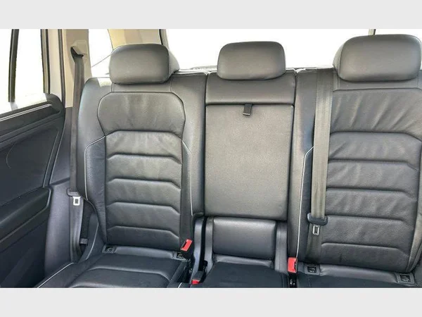 Volkswagen Tiguan Allspace (2021) — foto 6 van 21