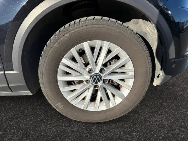 VOLKSWAGEN T-Roc (2021) — foto 13 van 20