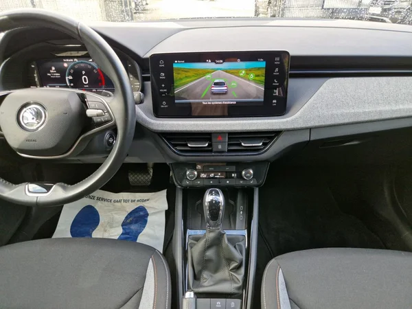 SKODA Kamiq (2024) — foto 3 van 27