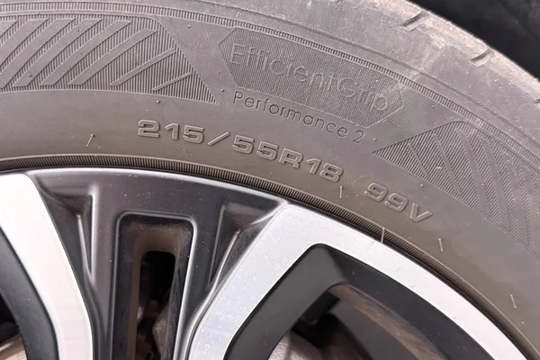 Jeep E-Avenger (2023) — foto 13 van 44