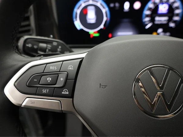 VOLKSWAGEN Tiguan (2024) — foto 6 van 20