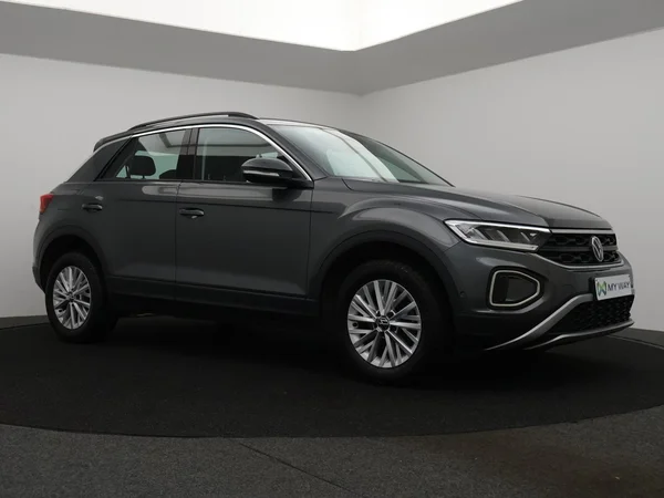 VOLKSWAGEN T-Roc (2023) — foto 16 van 23