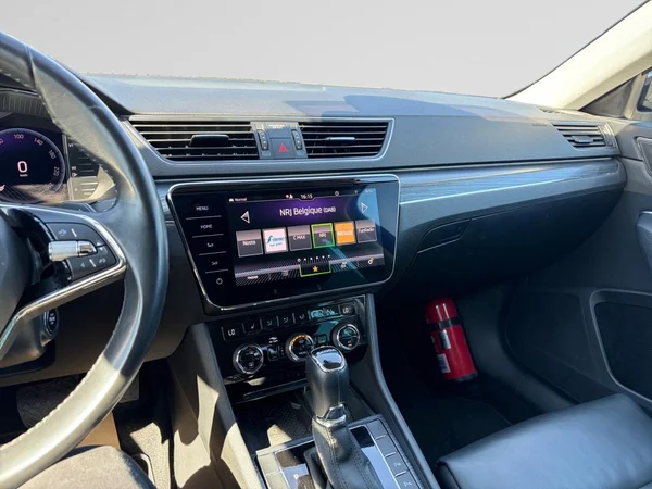 SKODA Superb SW Dsl (2022) — foto 14 van 14
