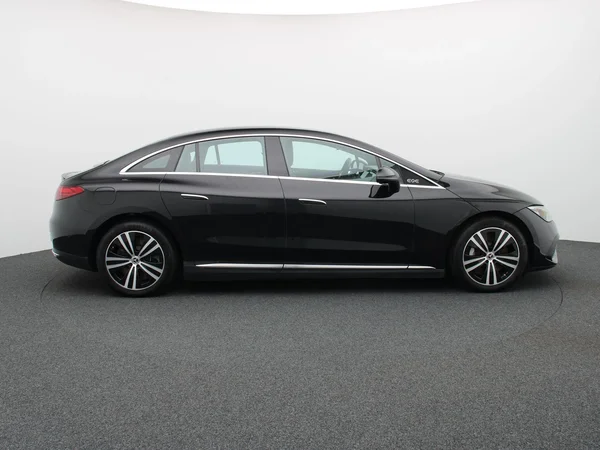 Mercedes-Benz EQE (2025) — foto 21 van 24