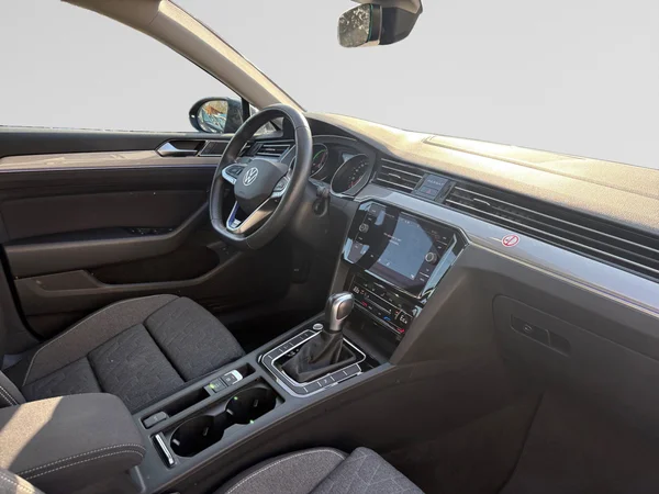 VOLKSWAGEN Passat Variant GTE (2023) — foto 7 van 24