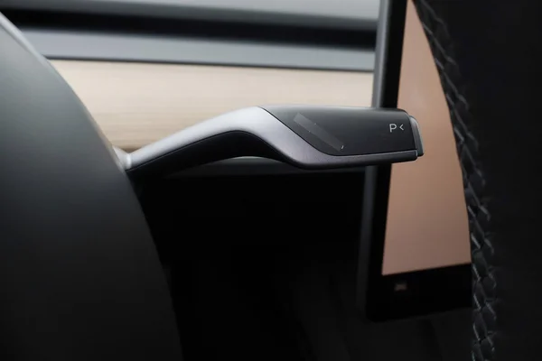 Tesla Model 3 (2023) — foto 13 van 83