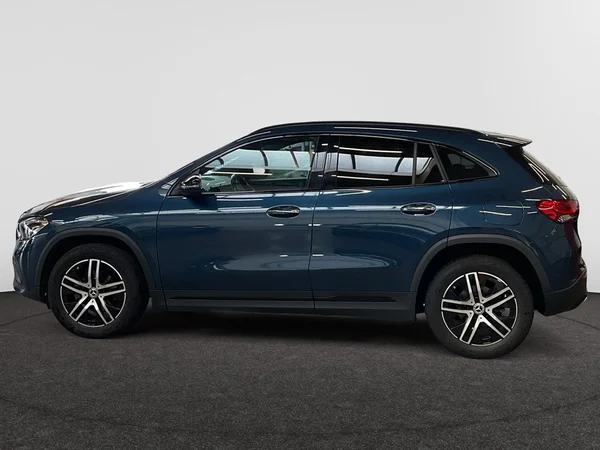 MERCEDES-BENZ GLA (H247) (2022) — foto 12 van 22