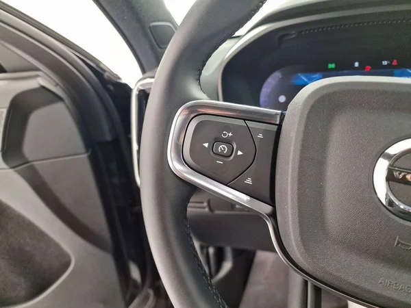 Volvo XC40 — foto 3 van 16